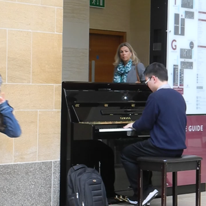 校花扒开🍑给男人玩网站
